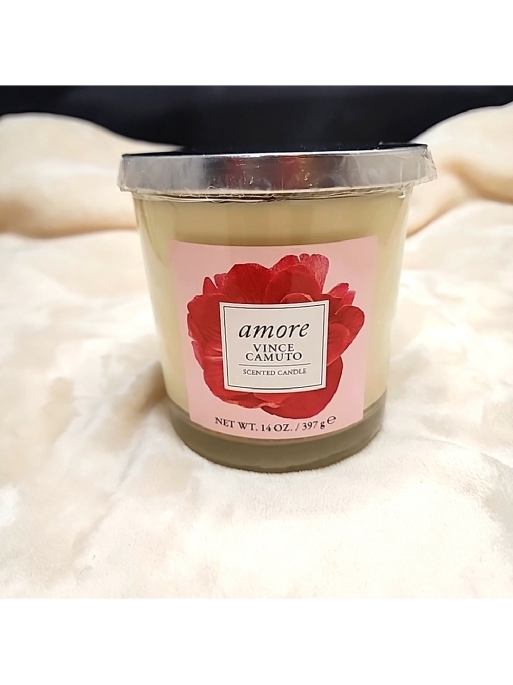 Vince Camuto Amore Scented Candle - Cream with Red Floral Label